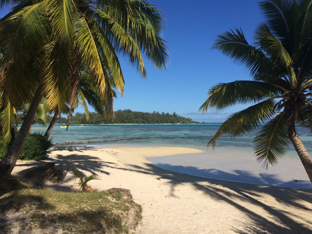 hotel_les_tipaniers_beach